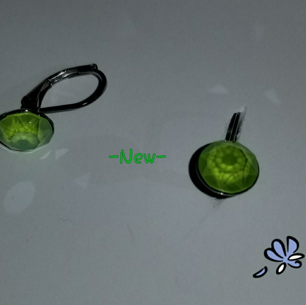 406 Simply Elegant Quality CRYSTAL earrings